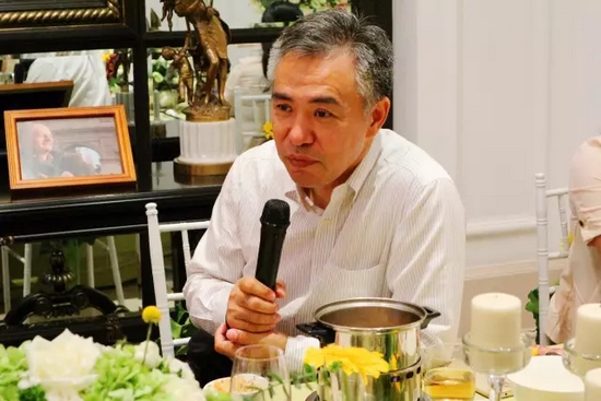 就藝術(shù)品投資收藏、人工智能、基因檢測等話題，劉東曉博士一一做了分析講解。