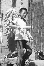 1歲喪父母的劉帥洋 1歲喪父母的劉帥洋