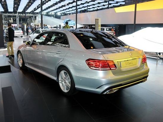 奔馳E級(jí) 奔馳E級(jí)