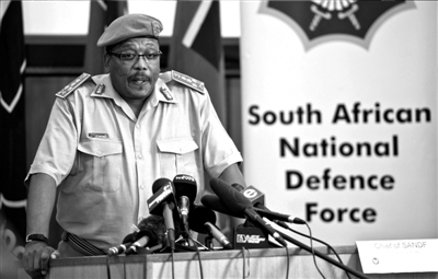 3月23日，中非共和國(guó)首都班吉，從加蓬首都利伯維爾出發(fā)的法國(guó)增援部隊(duì)共計(jì)200名士兵抵達(dá)班吉國(guó)際機(jī)場(chǎng)