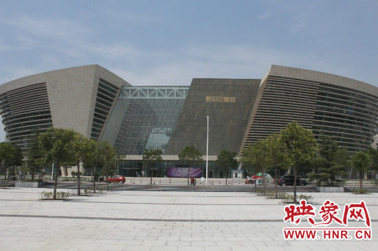 鄭州市圖書館新館8號(hào)試運(yùn)營(yíng)