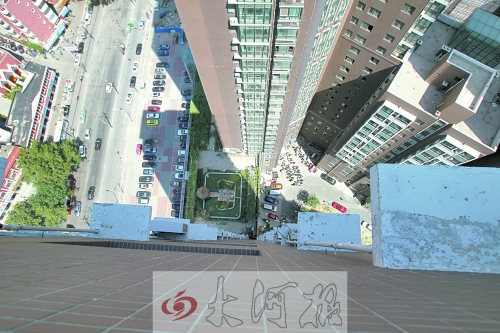 空中花園有水池有假山，還養(yǎng)有鴿子