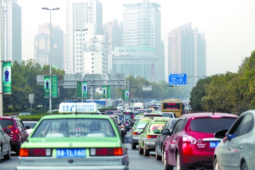 緯二路、順河路、城北路等路口雖多，卻比走金水路省時