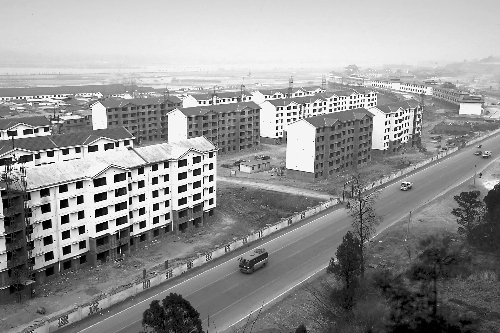 1月14日，宜陽縣正在建設的靈山新型農(nóng)村社區(qū)已現(xiàn)雛形。