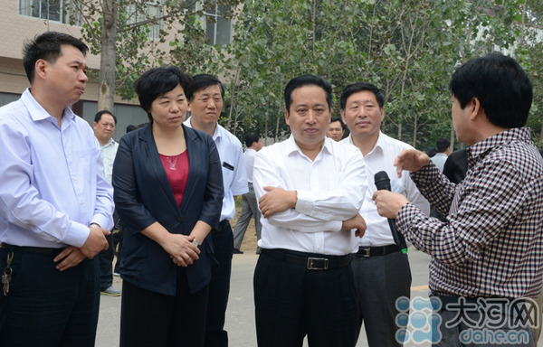 市長(zhǎng)吉炳偉調(diào)研通許縣美麗鄉(xiāng)村建設(shè)工作 市長(zhǎng)吉炳偉調(diào)研通許縣美麗鄉(xiāng)村建設(shè)工作