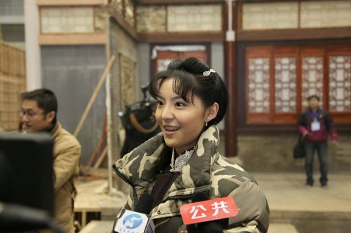 《大河兒女》演員接受媒體專訪。