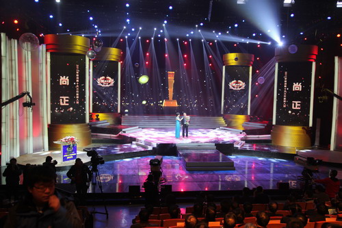 1月18日晚，2012年河南十大三農(nóng)新聞人物在河南電視臺演播廳揭曉。