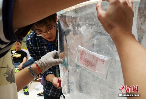 土豪抽獎(jiǎng)現(xiàn)身電競(jìng)比賽 土豪抽獎(jiǎng)現(xiàn)身電競(jìng)比賽