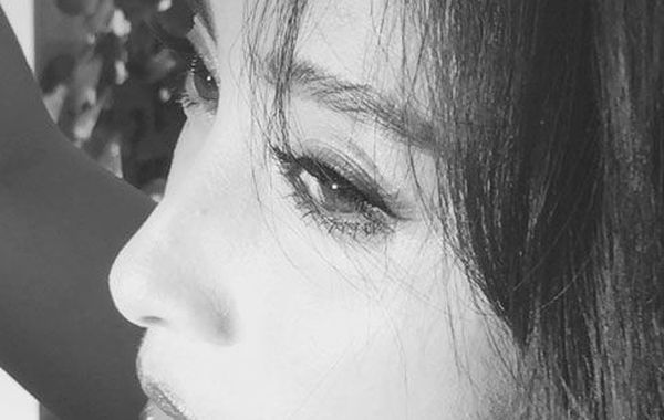 蔣勤勤吊帶美照。