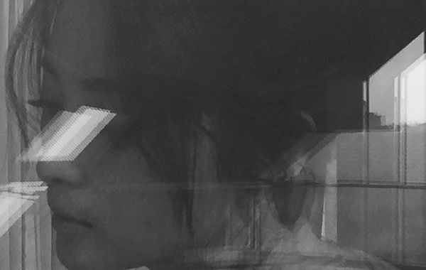 蔣勤勤吊帶美照。