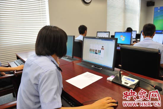 省招辦正在對(duì)考生身份驗(yàn)證記錄進(jìn)行復(fù)核 省招辦正在對(duì)考生身份驗(yàn)證記錄進(jìn)行復(fù)核