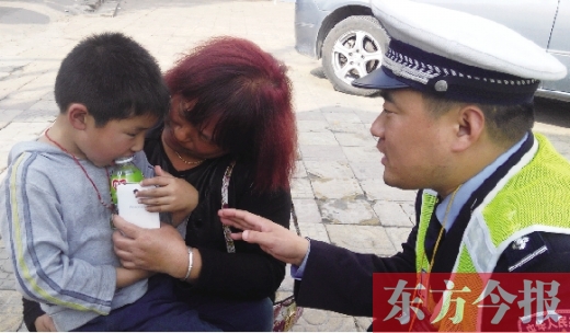 昨日，5歲的男孩獲救后，向民警講述被拐經(jīng)過。