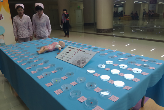 鄭州市兒童醫(yī)院舉行的首屆兒童氣道、食道異物展