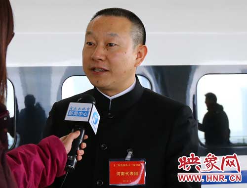全國(guó)人大代表劉文新表示河南的茶產(chǎn)業(yè)是特色產(chǎn)業(yè)也是支柱產(chǎn)業(yè)
