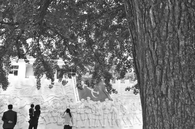 信陽市羅山縣何家沖村，當(dāng)年紅二十五軍從這里出發(fā)。記者李文波攝影