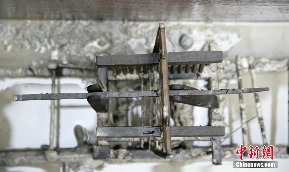 圖為蜀錦織機仿真蜀錦織機，為我國唯一有出土單位、完整保存的織機模型。