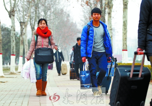 走進(jìn)熟悉的校園，看到熟悉的笑臉，就這樣懷揣著自信和目標(biāo)，迎接明天靠近下一站。