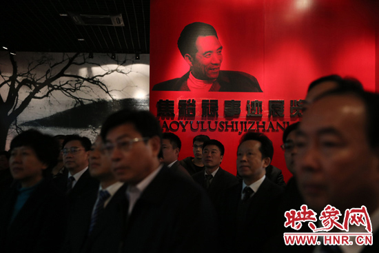 在焦裕祿紀念館，參觀的人絡繹不絕，一批批來自全國各地的黨員干部前來學習焦裕祿事跡