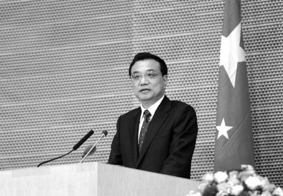 當(dāng)?shù)貢r(shí)間5月5日，國務(wù)院總理李克強(qiáng)在非盟會議中心發(fā)表演講。圖/中國政府網(wǎng)