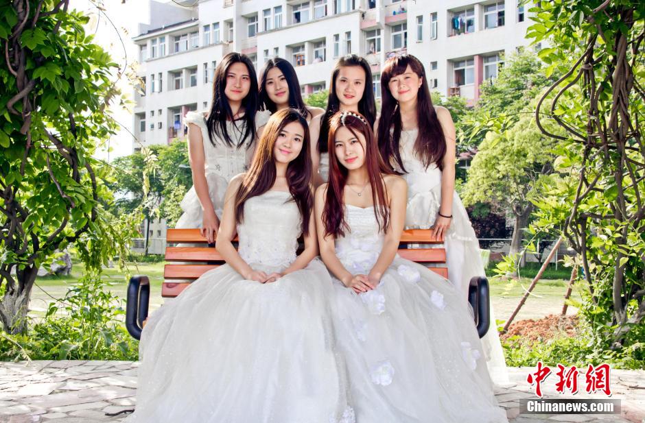 武漢女大學(xué)生婚紗畢業(yè)照 靚麗搶鏡 武漢女大學(xué)生婚紗畢業(yè)照 靚麗搶鏡