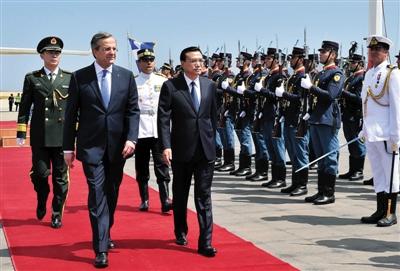 　6月19日，國務(wù)院總理李克強乘專機抵達雅典國際機場，開始對希臘進行正式訪問。