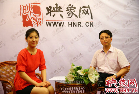 南京大學(xué)河南招生組負(fù)責(zé)人武港山教授做客映象網(wǎng)2014高招“名校面對(duì)面”系列視頻訪談。