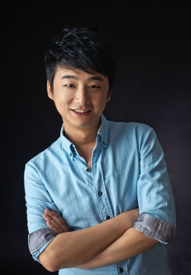 河南人民廣播電臺、搜狐體育首席特邀足球評論員