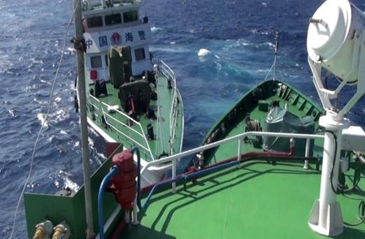 越南拍攝的中國?？樟α孔o衛(wèi)981鉆井平臺。