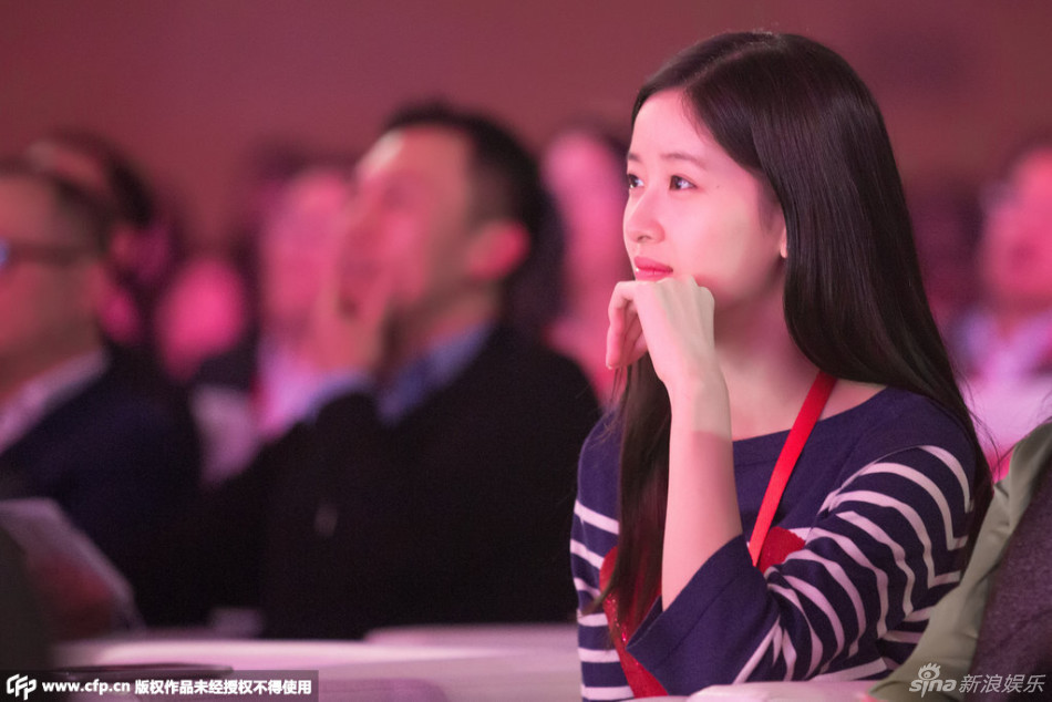 奶茶妹妹與劉強(qiáng)東親密熱聊滿(mǎn)目愛(ài)意