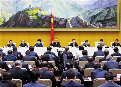 5月12日，國務(wù)院召開推進(jìn)簡(jiǎn)政放權(quán)放管結(jié)合職能轉(zhuǎn)變工作電視電話會(huì)議，李克強(qiáng)總理發(fā)表講話。新華社記者