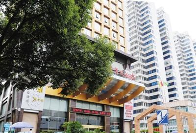 衡陽官員趙安民與之保持聯(lián)系，并邀約女子在這家酒店房間見面。