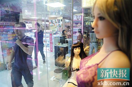 廣東成人用品市場調(diào)查。圖為各地的經(jīng)銷商都會在此進貨。新快報記者 孫毅/攝