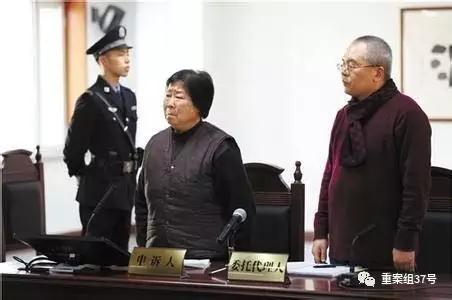 聶樹斌母親張煥枝聽取聶樹斌無罪的判決結(jié)果。 新華社發(fā)