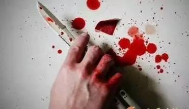 男子用被子捂死妻子 在其胸部、腹部寫下我愛你