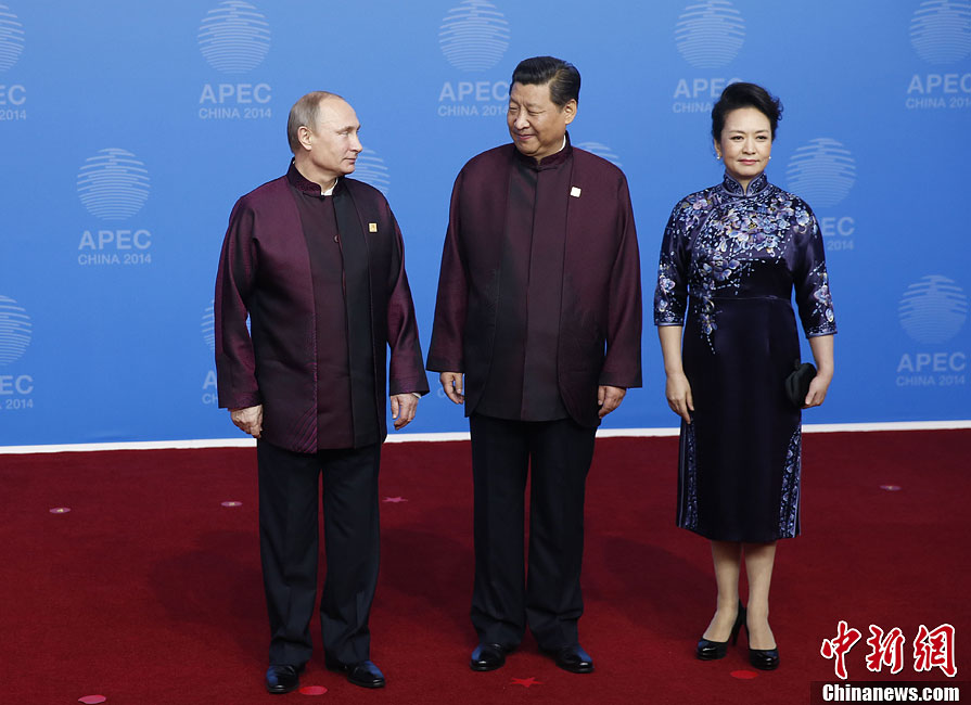 圖為習(xí)近平夫婦歡迎俄羅斯總統(tǒng)普京。中新社發(fā) 杜洋 攝