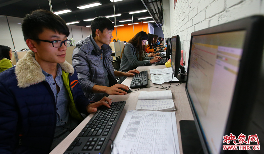 從凌點(diǎn)開始，最忙碌的就要數(shù)這些客服人員