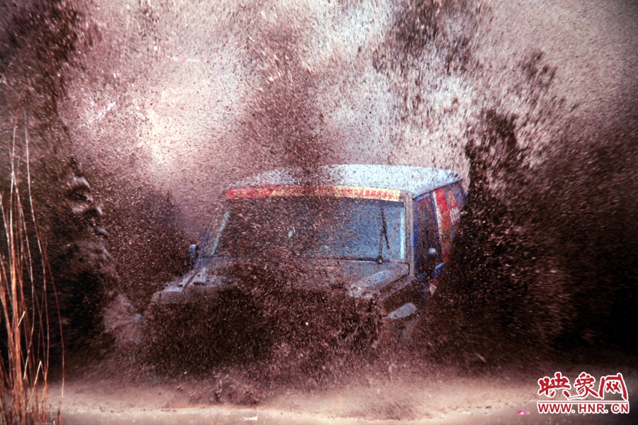 賽車的世界、更是男人的世界。圖為部分參展攝影作品。