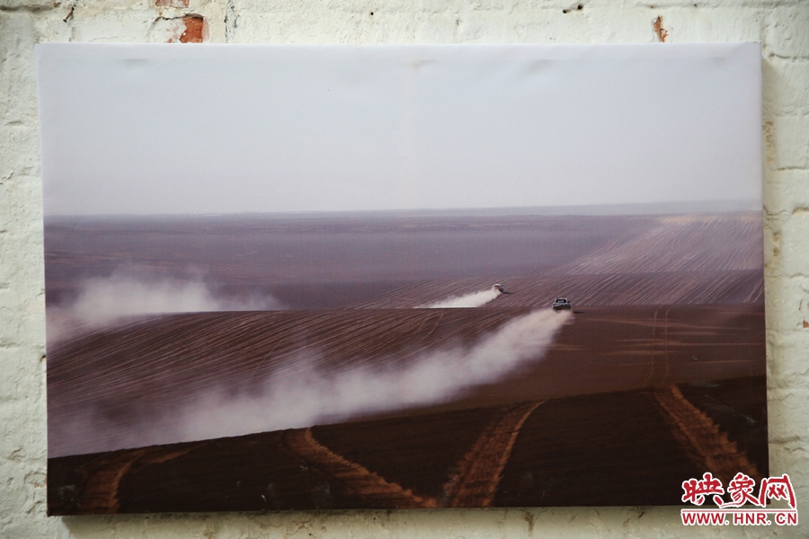 賽車的世界、更是男人的世界。圖為部分參展攝影作品。