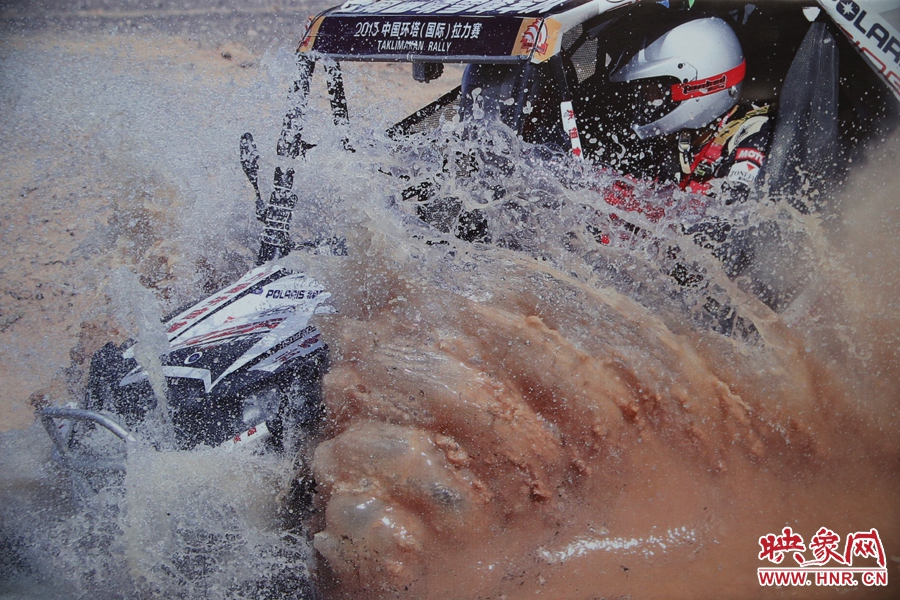 賽車的世界、更是男人的世界。圖為部分參展攝影作品。