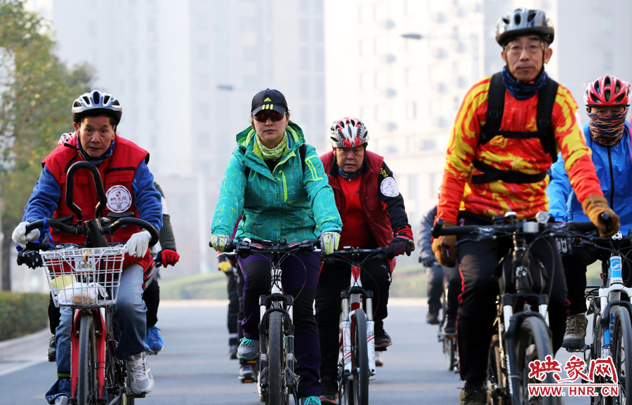 獻(xiàn)愛心、騎行天下，映象網(wǎng)騎行車友樂翻天