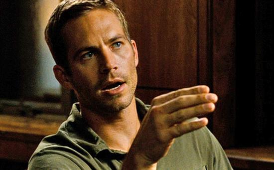 為了讓多姆重獲自由，布萊恩與FBI達(dá)成協(xié)議