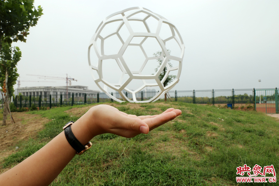 托”足球“。