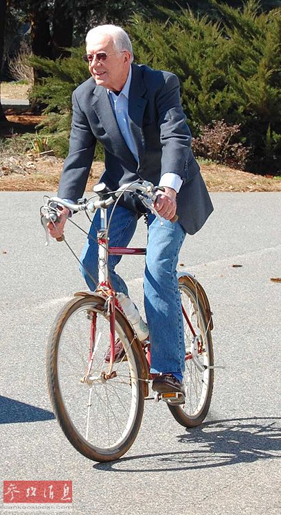 各國(guó)領(lǐng)導(dǎo)人退休后都干啥？小布什刷盤布朗教書