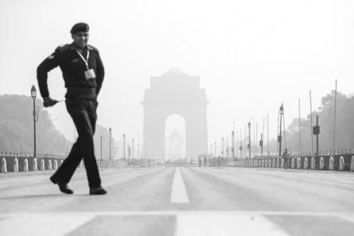 《紐約時(shí)報(bào)》網(wǎng)站27日配發(fā)的新德里1月某一天的霧霾照片。