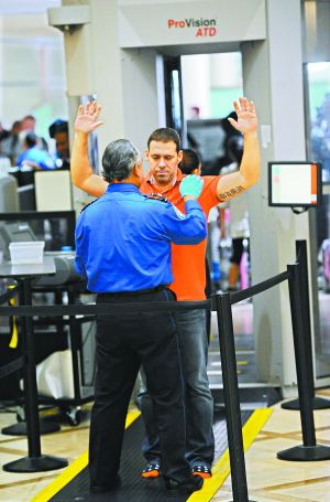 防止恐怖分子把炸彈偽裝成電子設備登機；新規(guī)適用于歐、非、中東赴美航班；智能手機將被重點排查