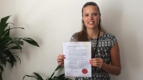 勞拉·E·S·馬修斯的護(hù)照簽名欄用的是L.Skywalker（L.天行者）。