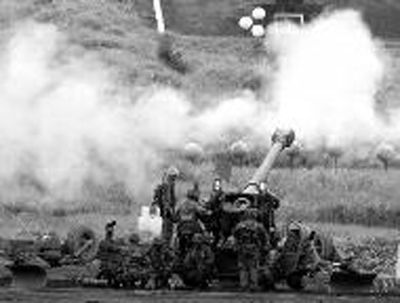 24日，日本陸上自衛(wèi)隊(duì)在進(jìn)行演練