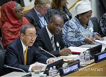 為應對埃博拉疫情，秘書長潘基文主持召開高級別會議。