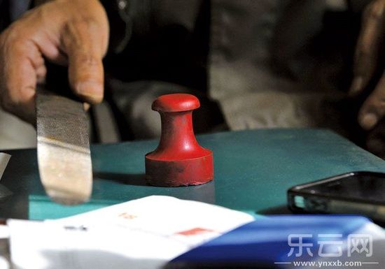 陶云江說起自己的女兒、家庭和現(xiàn)在的狀況時(shí)幾度哽咽