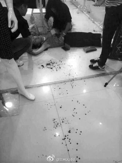 吉林延吉男子商場(chǎng)砍人致2死 家屬稱其有抑郁癥史 吉林延吉男子商場(chǎng)砍人致2死 家屬稱其有抑郁癥史